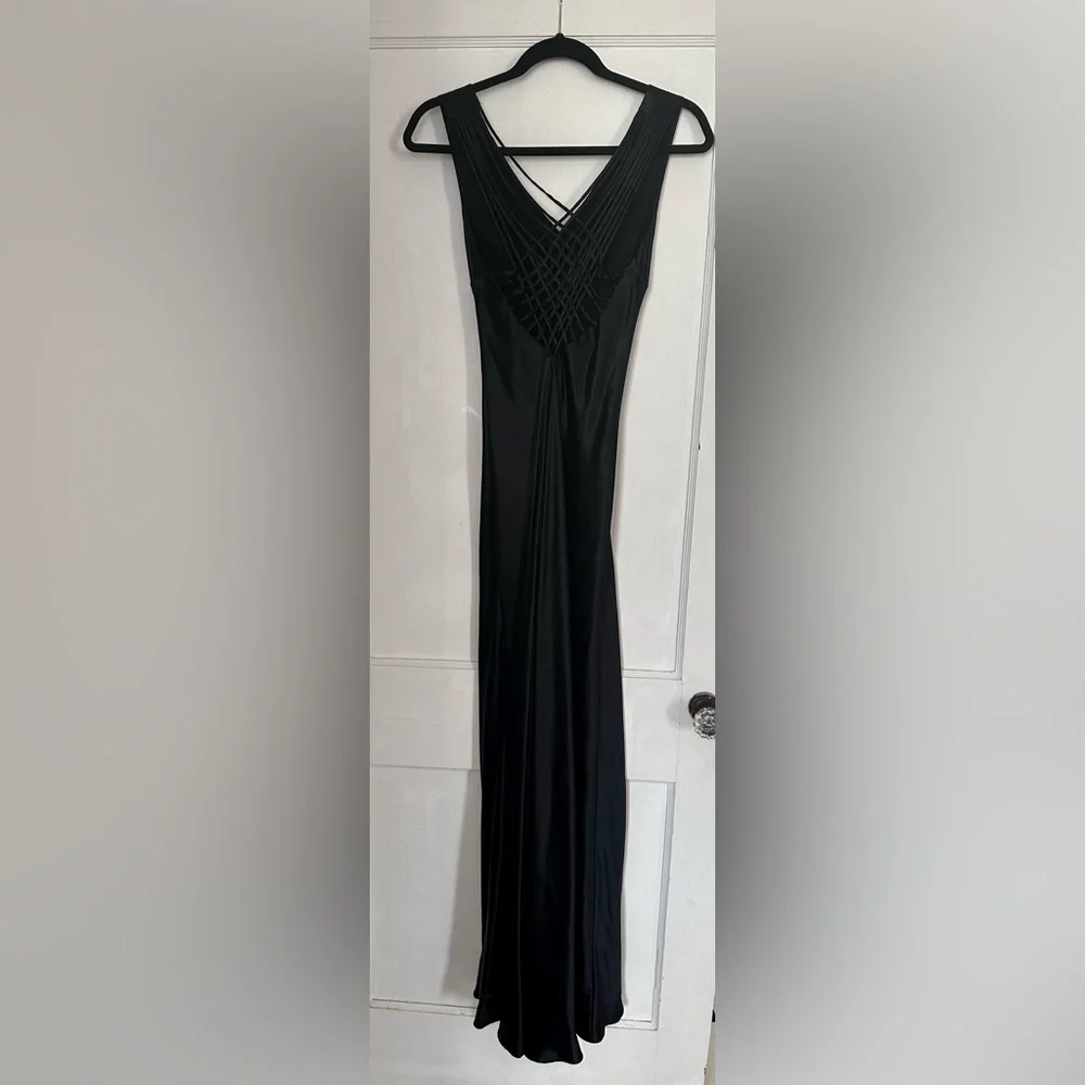 BCBG MaxAzria 100% Silk Black Maxi Dress Gown with Back Detail Sz 2 - Picture 1 of 5